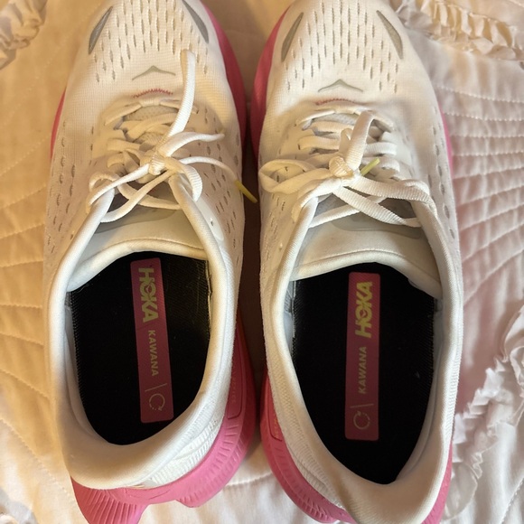 Hoka Women's kawanas White Running Shoes with Pink - Picture 3 of 4